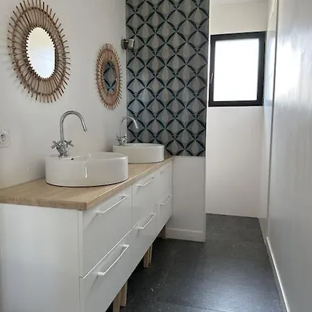 בית נופש Maison Contemporaine Au Calme *